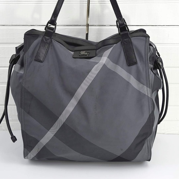 BURBERRY SIGNATURE PRINT TOTE #126-65 - Picture 3 of 8